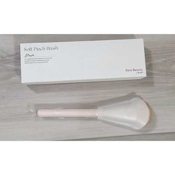 Rare Beauty Soft Pinch Blush Brush New With Box Selena Gomez - Picture 4 of 7